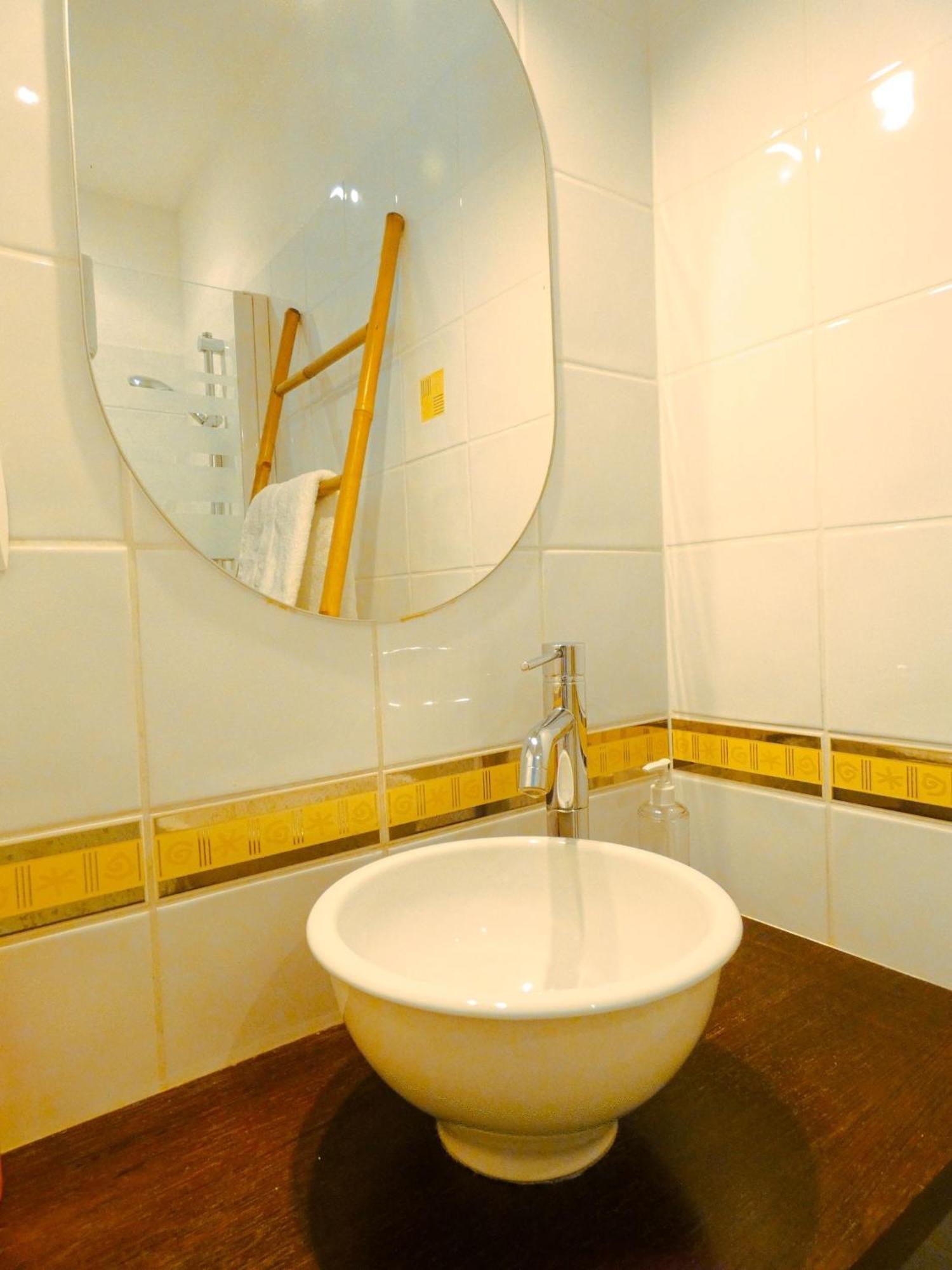 Chambre D'Hote L'Oree Des Buis Vouille  Bagian luar foto